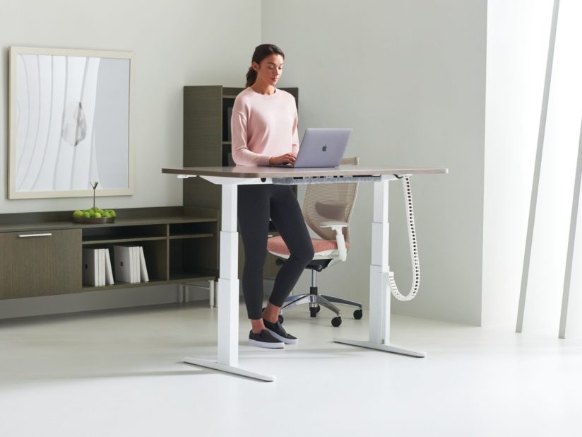 standing-desk-teknion-hispace